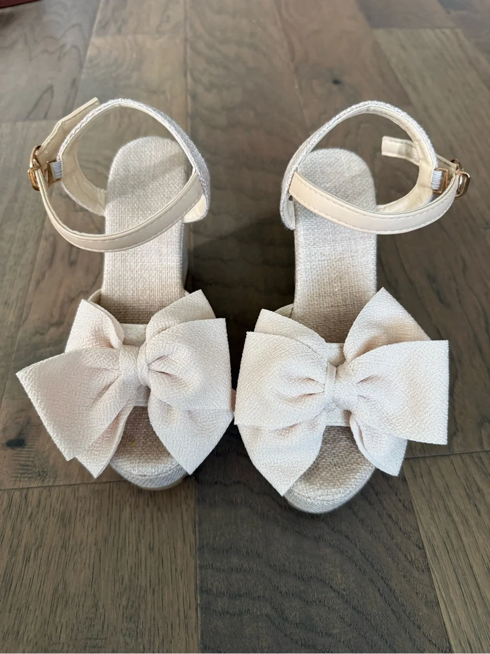 SHEIN Cream Bow Wedge Sandals 6 worn in house for a few hours